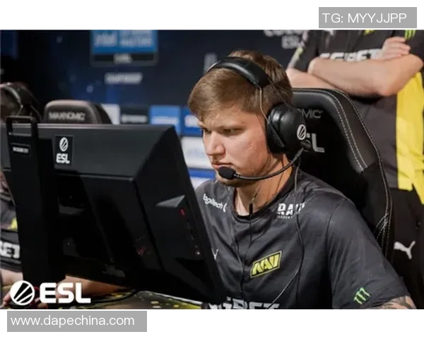 杨娜独家分享CSGO游戏技巧与心得体会助你提升竞技水平